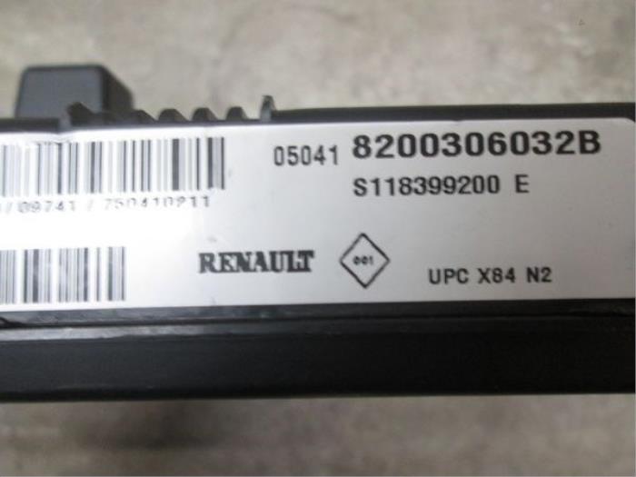 Module (miscellaneous) from a Renault Megane II (LM)  2005