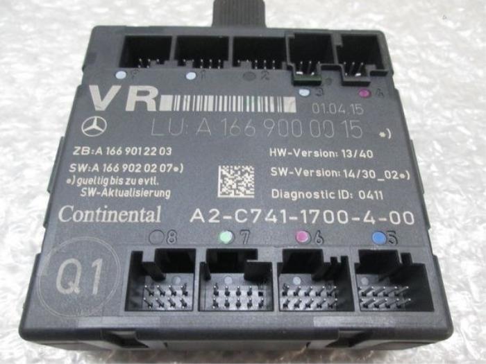 Central door locking module Infiniti Q30 - A1669000015 CONTINENTAL