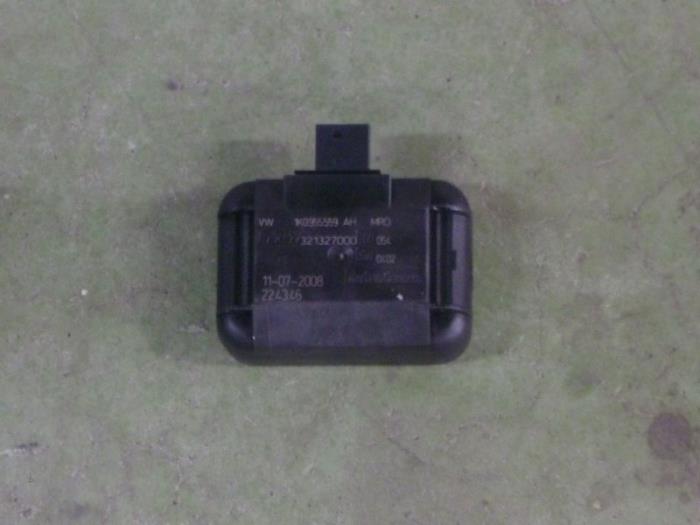 Rain sensor from a Volkswagen Passat (3C2)  2008