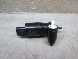 Used Windscreen washer pump BMW X5 (F15) Price € 18,15 Inclusive VAT offered by NNP Automotive Group