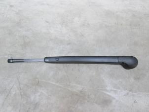 New Rear wiper arm Volkswagen Golf VII Variant (AUVV) Price € 30,25 Inclusive VAT offered by NNP Automotive Group