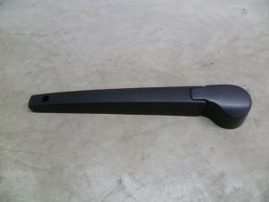Used Rear wiper arm Volkswagen Golf VI (5K1) Price € 12,10 Inclusive VAT offered by NNP Automotive Group