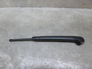 New Rear wiper arm Volkswagen Passat Variant (3G5) Price € 30,25 Inclusive VAT offered by NNP Automotive Group