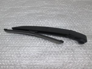 Used Rear wiper arm Renault Clio IV (5R) Price € 18,15 Inclusive VAT offered by NNP Automotive Group