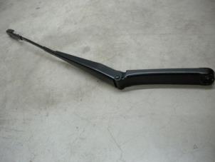 New Front wiper arm Volkswagen Jetta IV (162/16A) Price € 36,30 Inclusive VAT offered by NNP Automotive Group