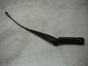 New Front wiper arm Volkswagen Jetta IV (162/16A) Price € 36,30 Inclusive VAT offered by NNP Automotive Group
