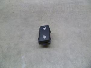 Used Central locking switch Volkswagen Touran (1T3) Price € 18,15 Inclusive VAT offered by NNP Automotive Group