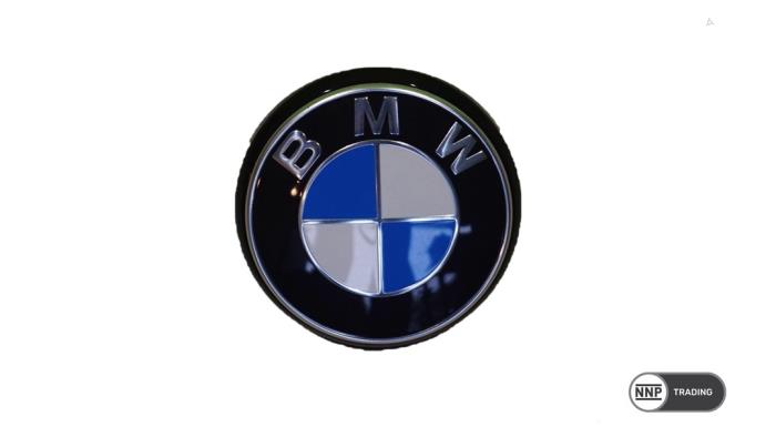 Używane Emblemat BMW 2 serie Gran Coupe (F44) 218i 1.5 TwinPower Turbo 12V Cena € 18,15 Z VAT oferowane przez NNP Automotive Group