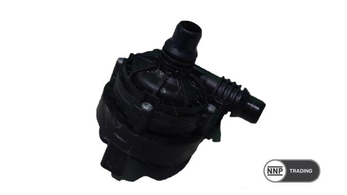 Begagnade Extra vattenpump BMW X5M (G05) 4.4i V8 32V Turbo Competition Pris € 114,95 Inklusive moms erbjuds av NNP Automotive Group