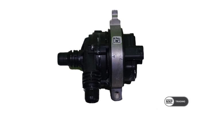 Begagnade Extra vattenpump BMW X4 (G02) xDrive 25i 2.0 TwinPower Turbo 16V Pris € 36,30 Inklusive moms erbjuds av NNP Automotive Group