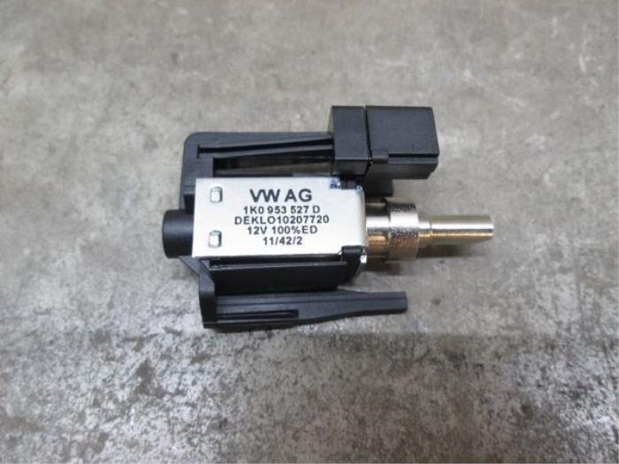 Hub lock
