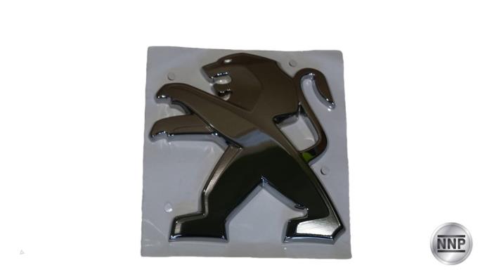Nya Emblem Peugeot 208 II (UB/UH/UP) e-208 50 kWh Pris € 52,07 Inklusive moms erbjuds av NNP Automotive Group