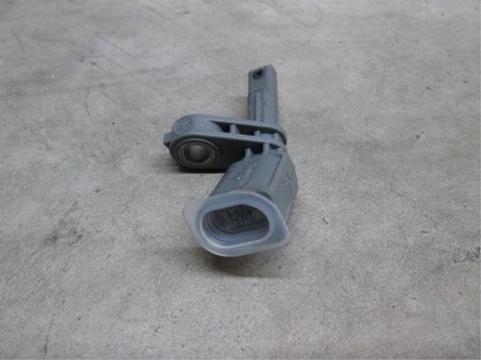 Nya ABS-sensor Volkswagen Golf VII (AUA) Pris € 30,25 Inklusive moms erbjuds av NNP Automotive Group