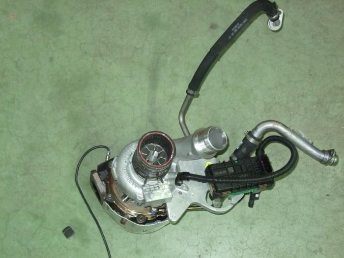Używane Turbo Volkswagen Touareg (7PA/PH) 4.2 TDI V8 DPF 32V Cena € 665,50 Z VAT oferowane przez NNP Automotive Group