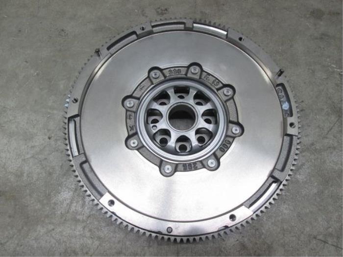 Used Flywheel Audi Q3 (8UB/8UG) 2.0 16V TFSI 170 Quattro Price € 477,95 Inclusive VAT offered by NNP Automotive Group