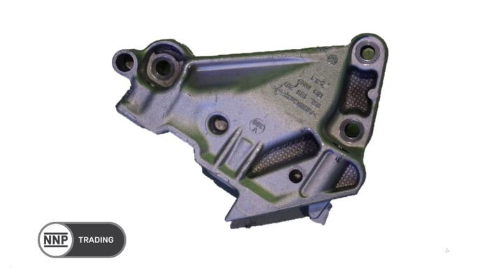 Used Engine mount Volkswagen Golf VIII (CD1) Price € 18,15 Inclusive VAT offered by NNP Automotive Group