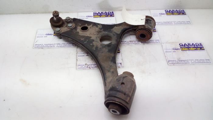 Begagnade Främre gaffelben, höger Mercedes A (W169) 1.7 A-170 5-Drs. Pris € 36,30 Inklusive moms erbjuds av Autoparts Van De Velde