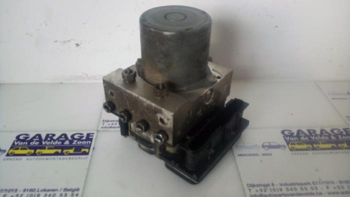 Usagé Ordinateur ABS Mercedes B (W245) 2.0 B-200 CDI 16V Prix € 60,50 Prix TTC proposé par Autoparts Van De Velde