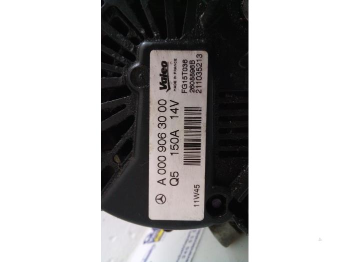 Dynamo van een Mercedes-Benz C (W204) 1.8 C-200 CGI 16V 2018