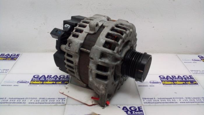 Usagé Dynamo Mercedes A (W176) 2.0 A-250 Turbo 16V Prix € 90,75 Prix TTC proposé par Autoparts Van De Velde