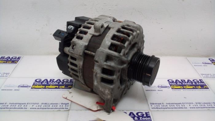 Usagé Dynamo Mercedes A (W176) 2.0 A-250 Turbo 16V Prix € 90,75 Prix TTC proposé par Autoparts Van De Velde