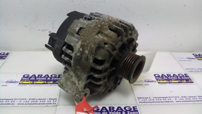 Gebrauchte Dynamo Mercedes C (W203) 3.2 C-320 V6 18V Preis € 90,75 Mit Mehrwertsteuer angeboten von Autoparts Van De Velde