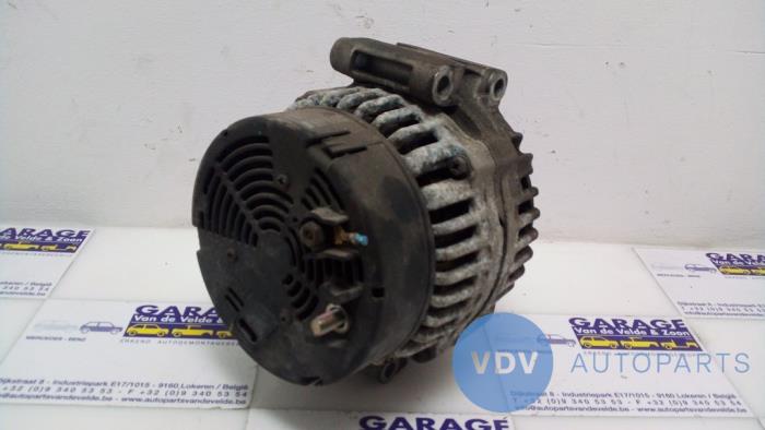 Dynamo från en Mercedes-Benz C Combi (S202) 2.2 C-220 CDI 16V 1993