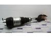 Fronts shock absorber, left from a Mercedes GL (X166), 2012 / 2015 3.0 GL-400 V6 24V Turbo 4-Matic, SUV, Petrol, 2.996cc, 245kW (333pk), 4x4, M276821, 2013-08 / 2015-10, 166.756; 166.856 2015