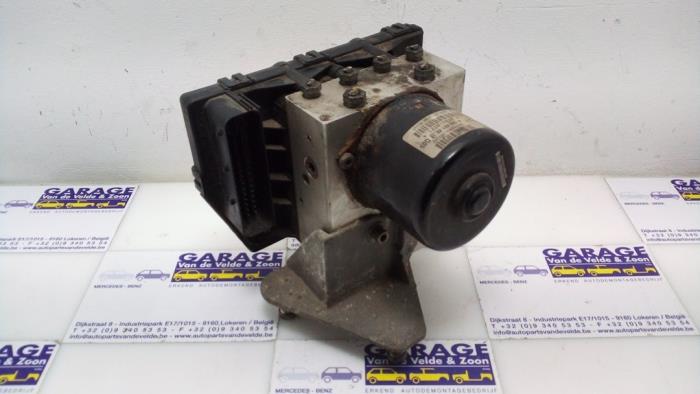 Usagé Ordinateur ABS Mercedes C Combi (S202) 2.2 C-220 CDI 16V Prix € 332,75 Prix TTC proposé par Autoparts Van De Velde