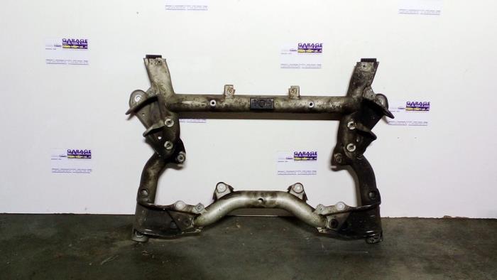 Front axle (complete) from a Mercedes-Benz E (W212) E-220 CDI 16V BlueEfficiency 2012