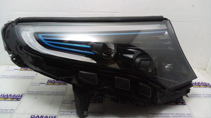 Używane Reflektor prawy Mercedes EQC (N293) 400 4-Matic Cena € 1.119,25 Z VAT oferowane przez Autoparts Van De Velde