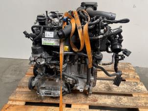 Engine from a Mercedes-Benz A (177.0) 1.3 A-250 e Turbo 16V 2020