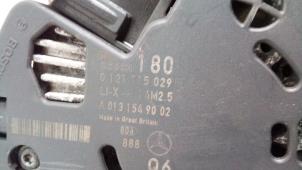 Dynamo från en Mercedes-Benz E (W211) 2.2 E-200 CDI 16V 2004