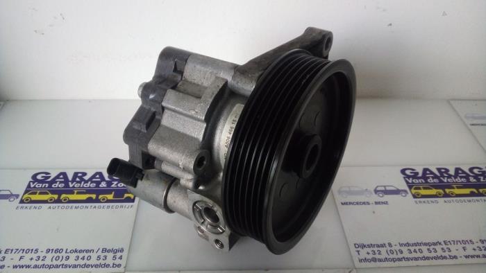 Usagé Pompe de direction Mercedes C (W204) 2.2 C-180 CDI 16V BlueEFFICIENCY Prix € 90,75 Prix TTC proposé par Autoparts Van De Velde