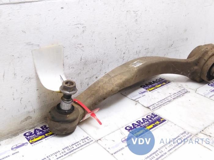 Front lower wishbone, right from a Mercedes-Benz E (W212) E-220 CDI 16V BlueEfficiency,BlueTEC 2013