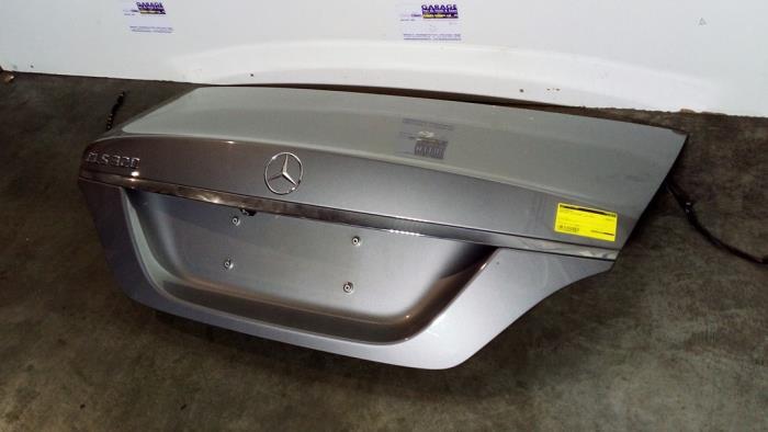 Couvercle coffre d'un Mercedes-Benz CLS (C218) 250 CDI BlueEfficiency,BlueTEC, 250 d 2015