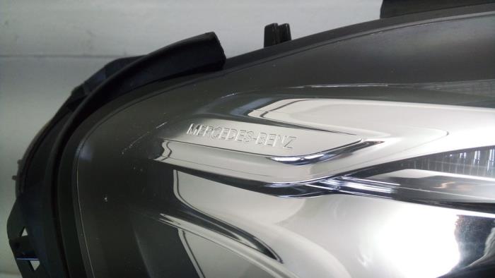 Phare droit d'un Mercedes GLC Coupe (C253) 2.0 200d 16V 4-Matic 2016
