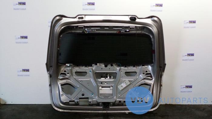 Cubierta de maletero de un Mercedes-Benz GLE (V167) 350de 2.0 Turbo 16V 4-Matic 2022
