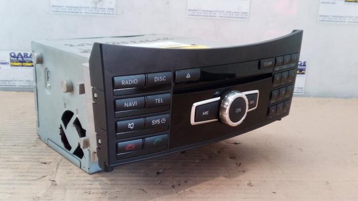 Używane Radio Mercedes E (C207) E-220 CDI 16V BlueEfficiency Cena € 121,00 Z VAT oferowane przez Autoparts Van De Velde