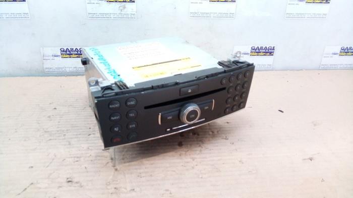 Używane Radio Mercedes C (W204) 2.2 C-200 CDI 16V Cena € 151,25 Z VAT oferowane przez Autoparts Van De Velde