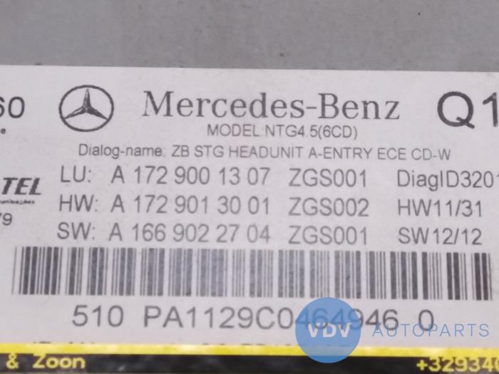 Radio de un Mercedes-Benz SLK (R172) 2.1 250 CDI 16V BlueEFFICIENCY 2013