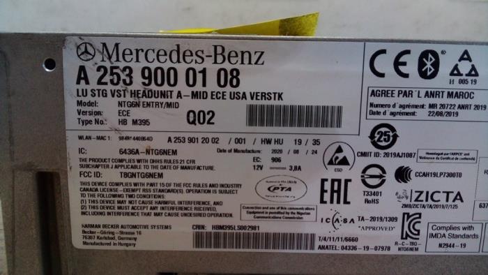Radio from a Mercedes-Benz GLC Coupe (C253) 2.2 220d 16V BlueTEC 4-Matic 2018