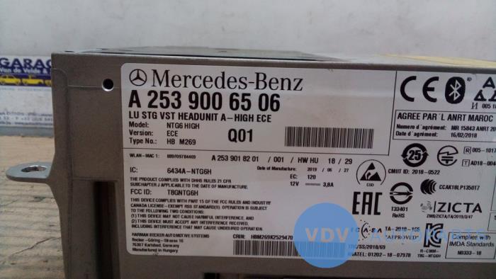 Radio de un Mercedes-Benz GLC Coupe (C253) 2.2 220d 16V BlueTEC 4-Matic 2018