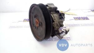 Usados Bomba de dirección asistida Mercedes E (W211) 2.2 E-220 CDI 16V Precio € 108,90 IVA incluido ofrecido por Autoparts Van De Velde