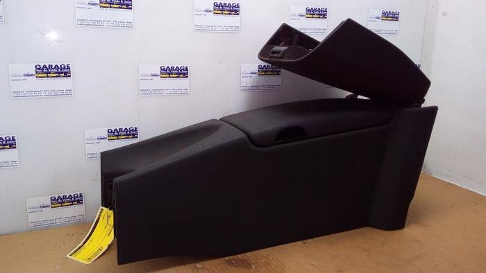Usagé Console centrale Mercedes SLK (R171) 3.5 350 V6 24V Prix € 151,25 Prix TTC proposé par Autoparts Van De Velde