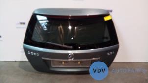 Używane Pokrywa bagaznika Mercedes C Estate (S204) 2.2 C-180 CDI 16V BlueEFFICIENCY Cena € 302,50 Z VAT oferowane przez Autoparts Van De Velde