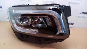 Używane Reflektor prawy Mercedes GLB (247.6) 1.3 GLB-200 Turbo 16V Cena € 877,25 Z VAT oferowane przez Autoparts Van De Velde