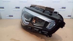 Używane Reflektor prawy Mercedes CLA (118.3) 2.0 CLA-200d Cena € 877,25 Z VAT oferowane przez Autoparts Van De Velde