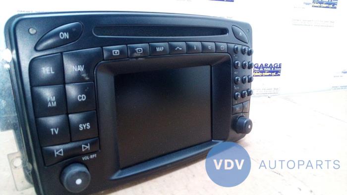 Radio de un Mercedes-Benz Viano (639) 2.0 CDI 16V 2008