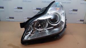 Used Headlight, left Mercedes CLS (C219) 320 CDI 24V Price € 925,65 Inclusive VAT offered by Autoparts Van De Velde